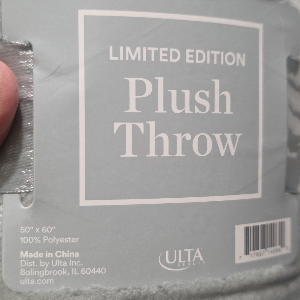 Ulta Beauty Plush Throw - Light Gray